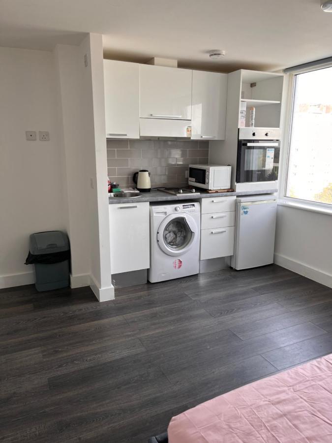 The Serviced Accommodations Harlow Eksteriør bilde