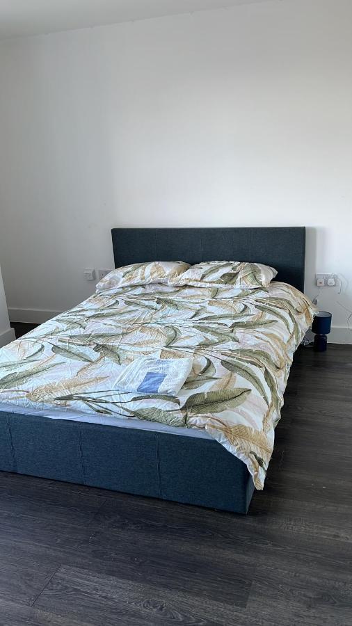 The Serviced Accommodations Harlow Eksteriør bilde