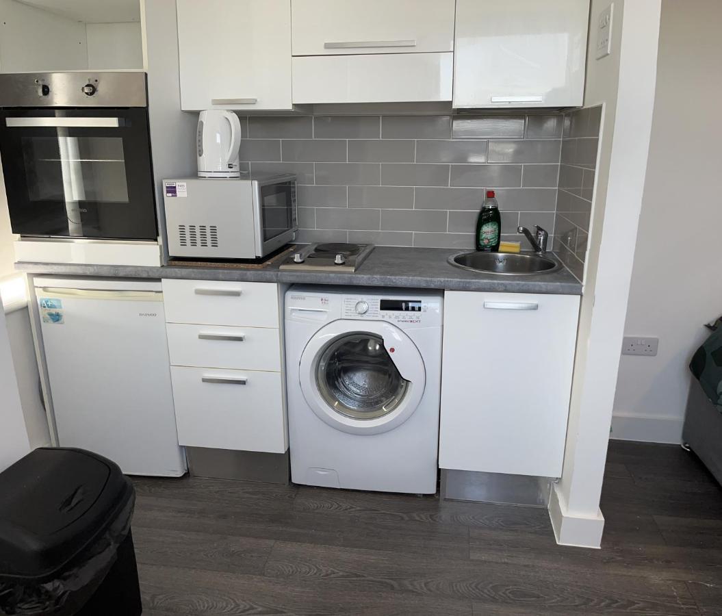 The Serviced Accommodations Harlow Eksteriør bilde