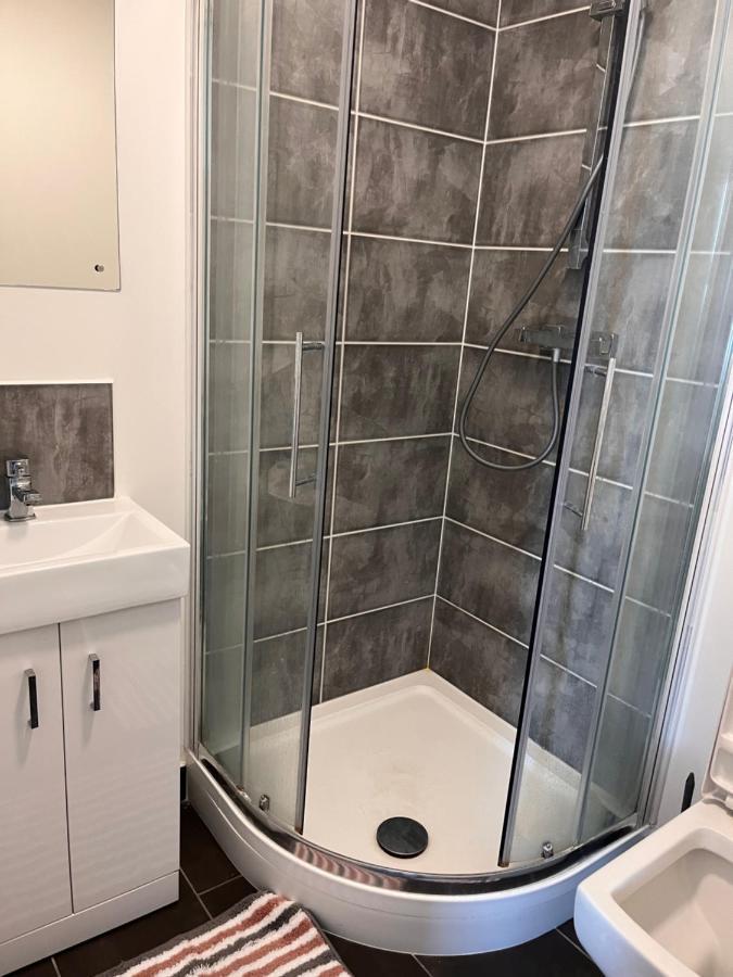 The Serviced Accommodations Harlow Eksteriør bilde