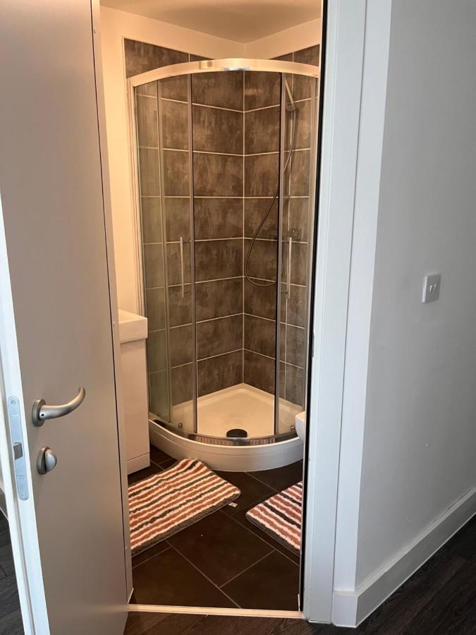 The Serviced Accommodations Harlow Eksteriør bilde