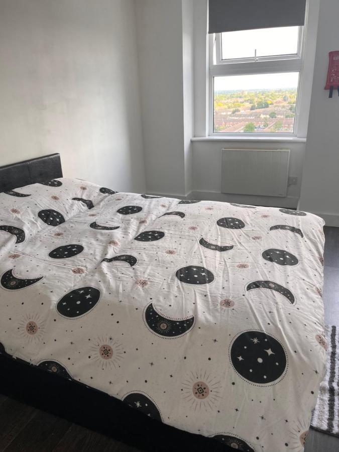 The Serviced Accommodations Harlow Eksteriør bilde