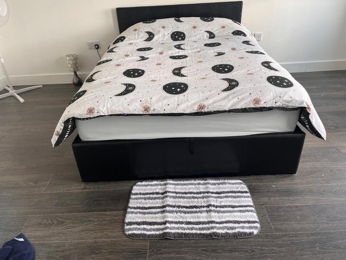 The Serviced Accommodations Harlow Eksteriør bilde